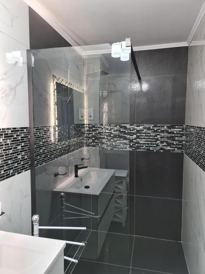White Stone Apartment Sibiu Exterior photo