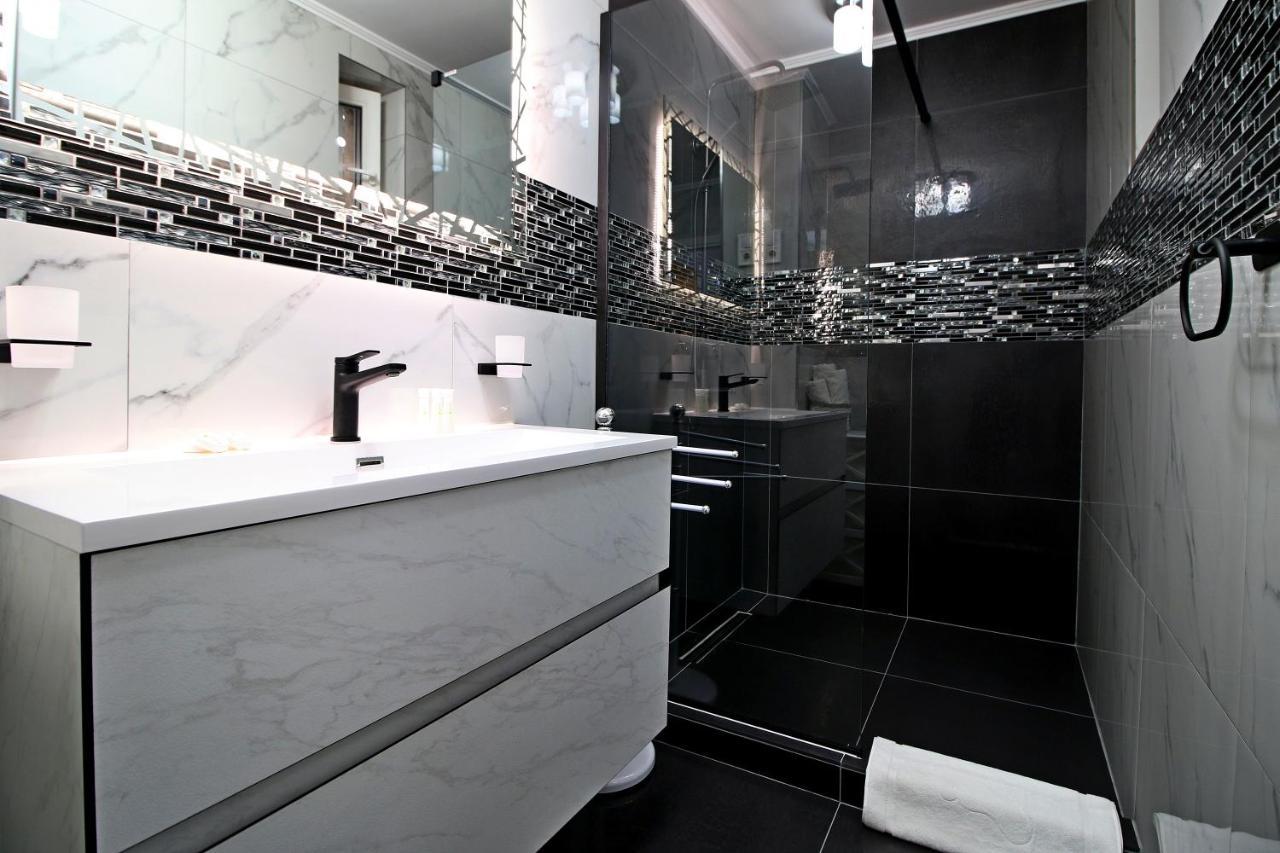 White Stone Apartment Sibiu Exterior photo