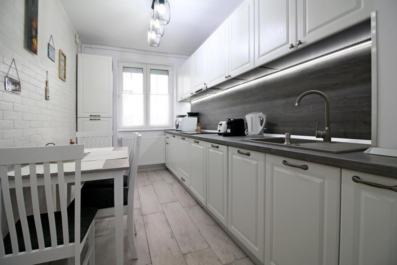 White Stone Apartment Sibiu Exterior photo